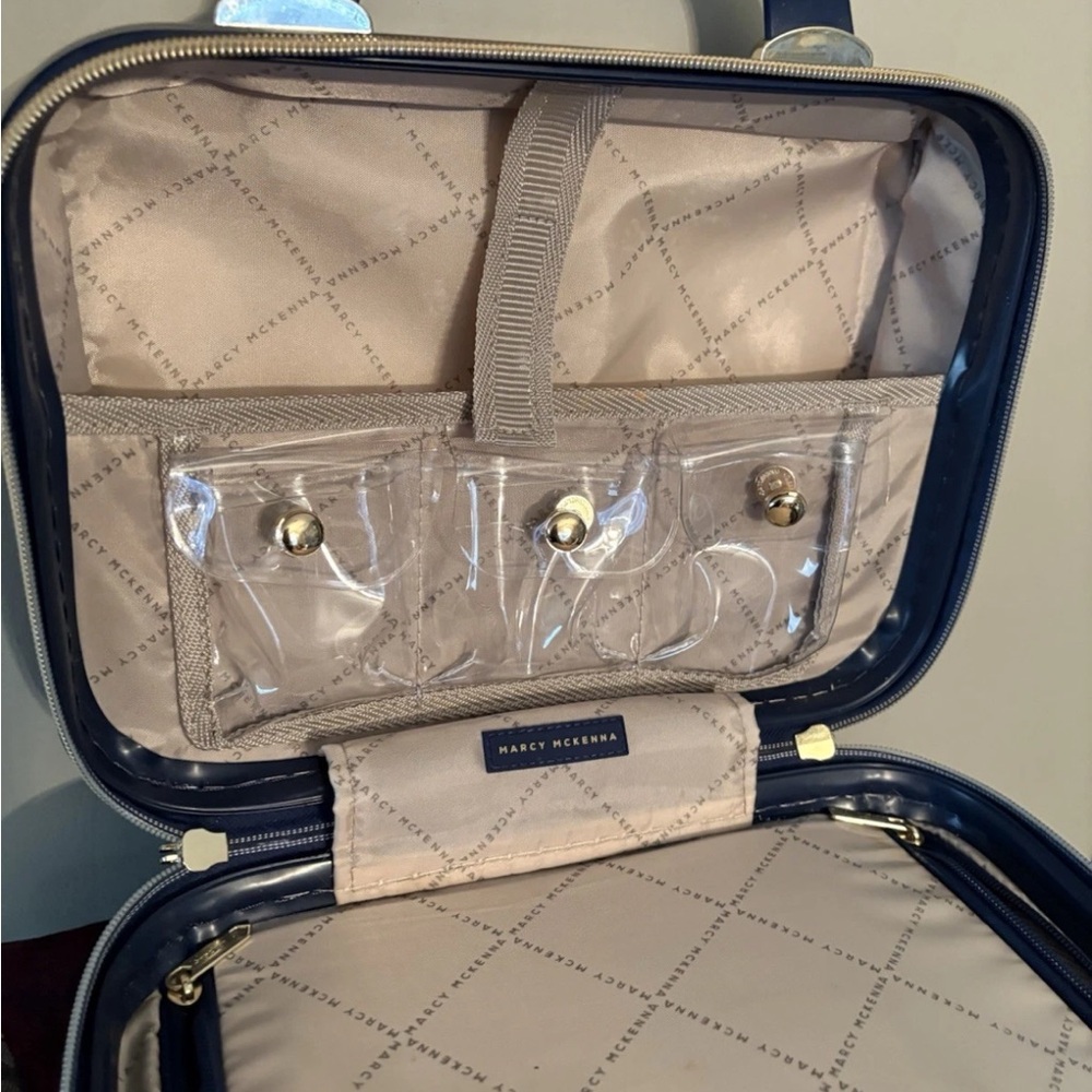 NAVY BLUE MARCY MCKENNA THE JET‎ SETTER COLLECTION BEAUTY CASE - Picture 2 of 11
